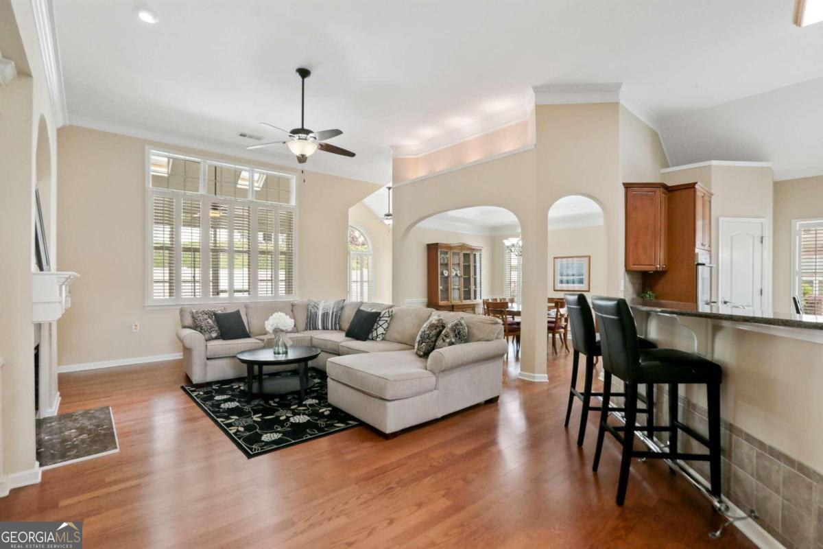 Photo 7 of 34 of 221 Claremore DR townhome