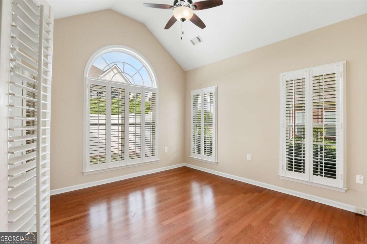 Photo 16 of 34 of 221 Claremore DR townhome