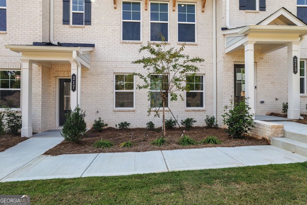 217 Lytham DR SE