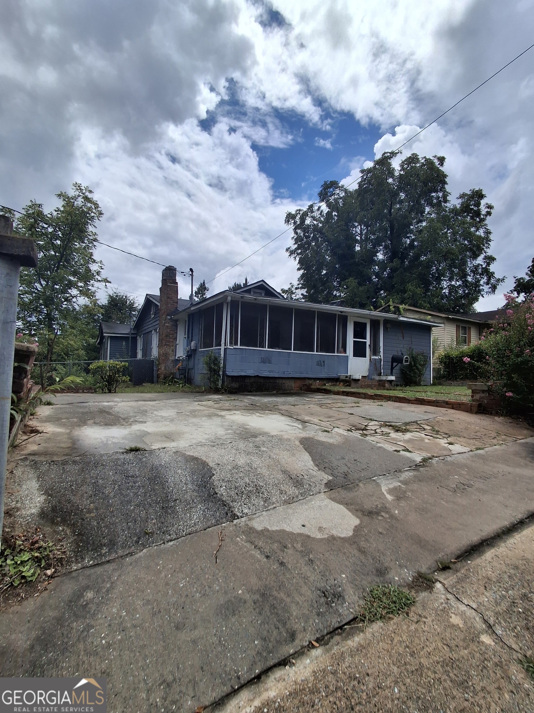 1151 Boone ST