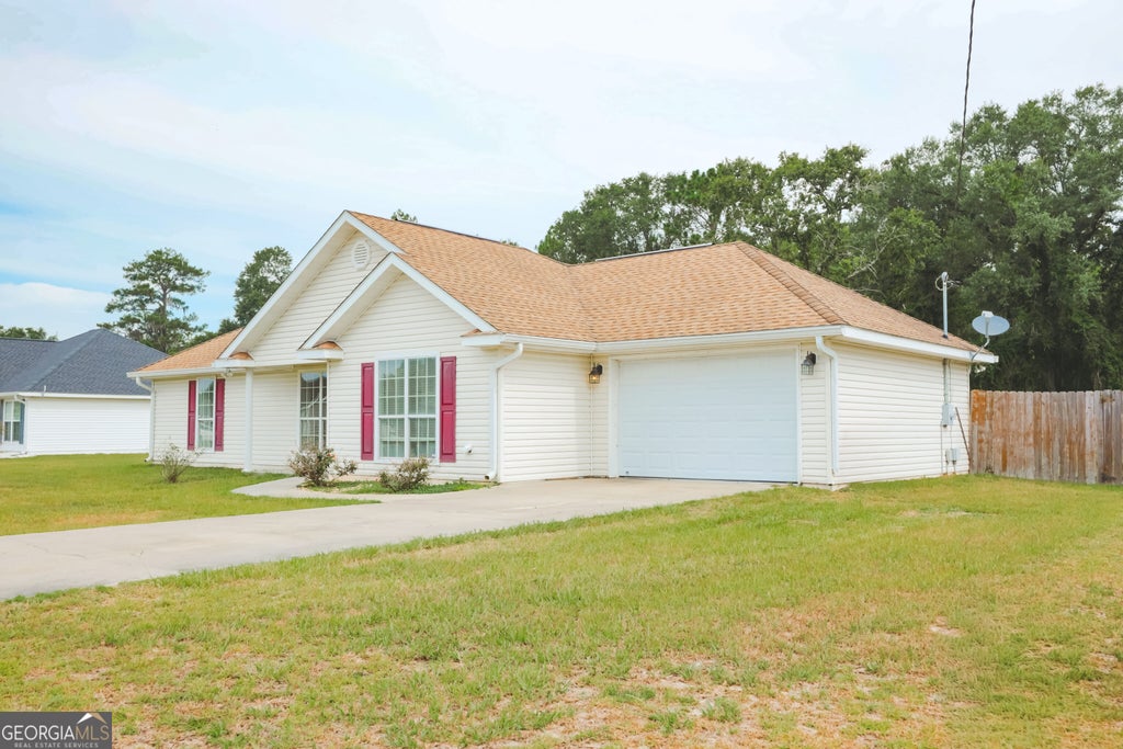 Photo of 4063 Meadow Circle, Blackshear, GA 31516 (MLS # 10827005)
