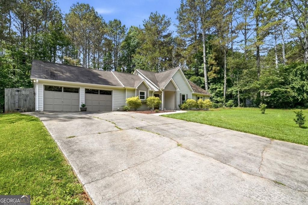 Photo of 5985 Bridle Drive, Cumming, GA 30028 (MLS # 10775878)