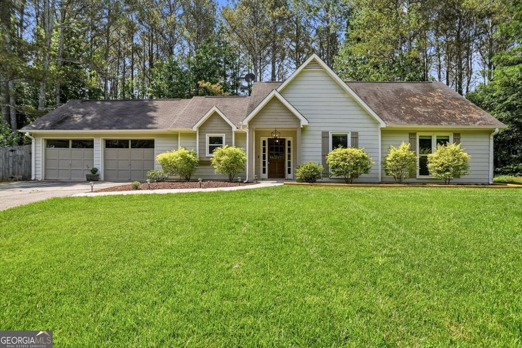 Photo of 5985 Bridle Drive, Cumming, GA 30028 (MLS # 10775878)