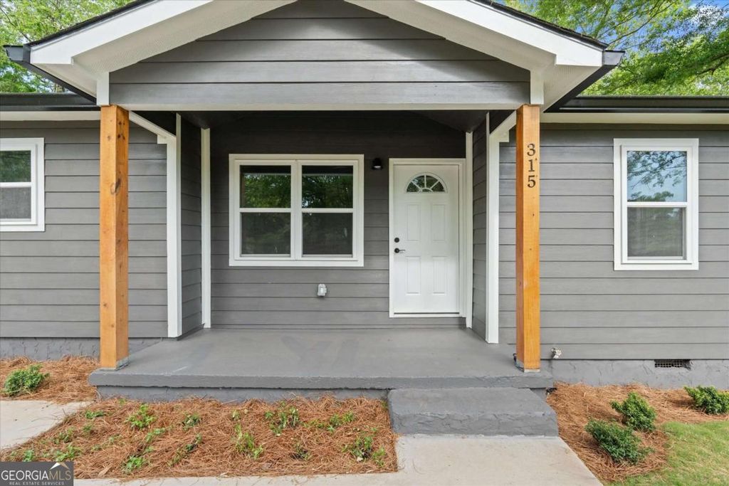 Photo of 315 Bledsoe Street, Carrollton, GA 30117 (MLS # 10742970)