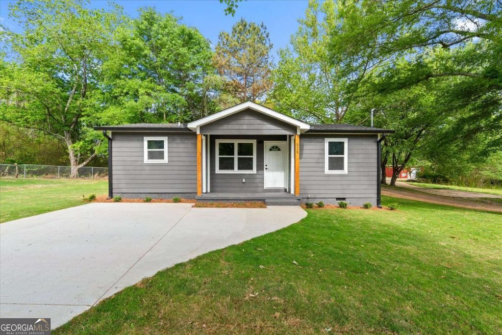 Photo of 315 Bledsoe Street, Carrollton, GA 30117 (MLS # 10742970)