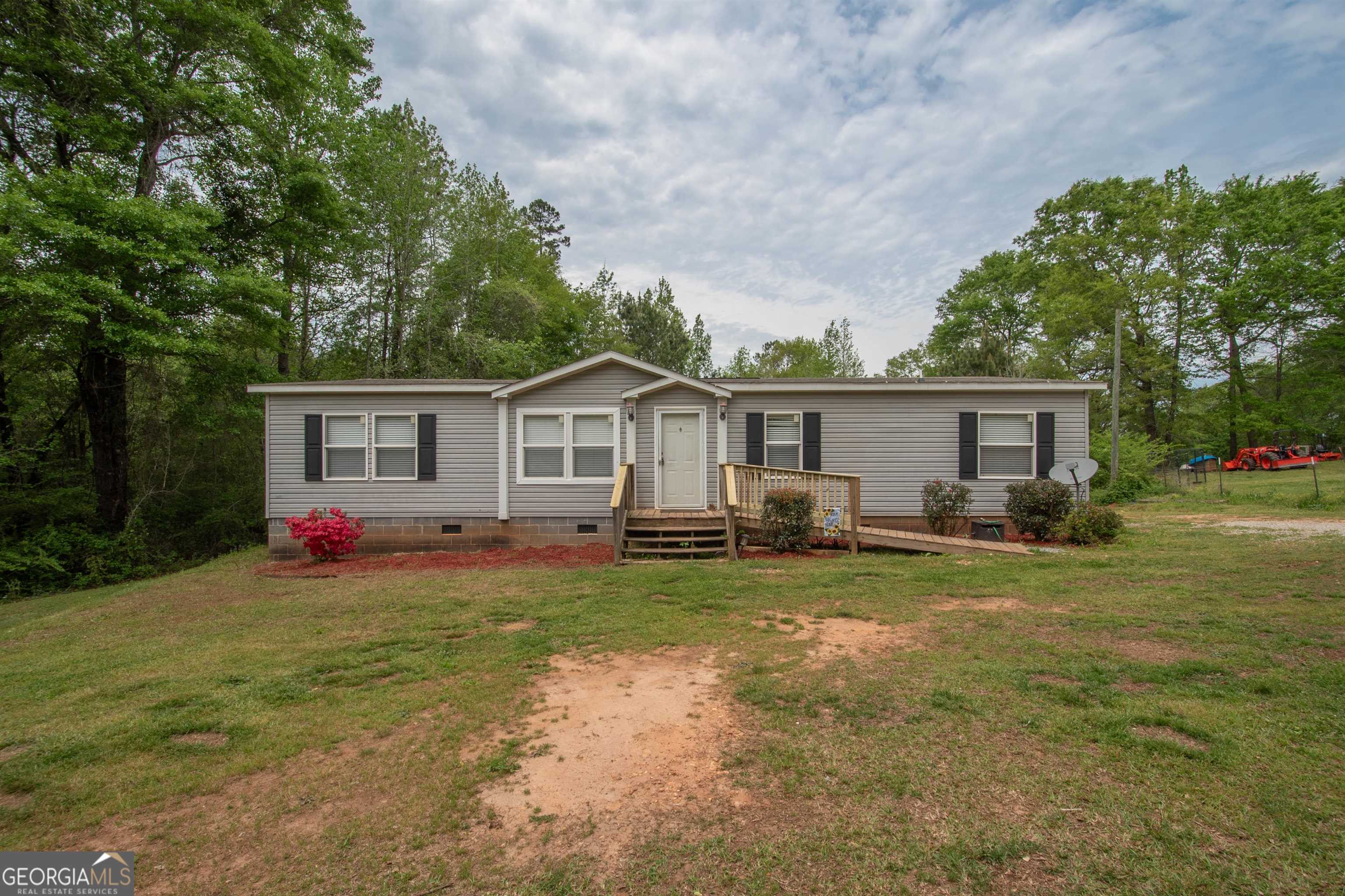 View Hogansville, GA 30230 mobile home