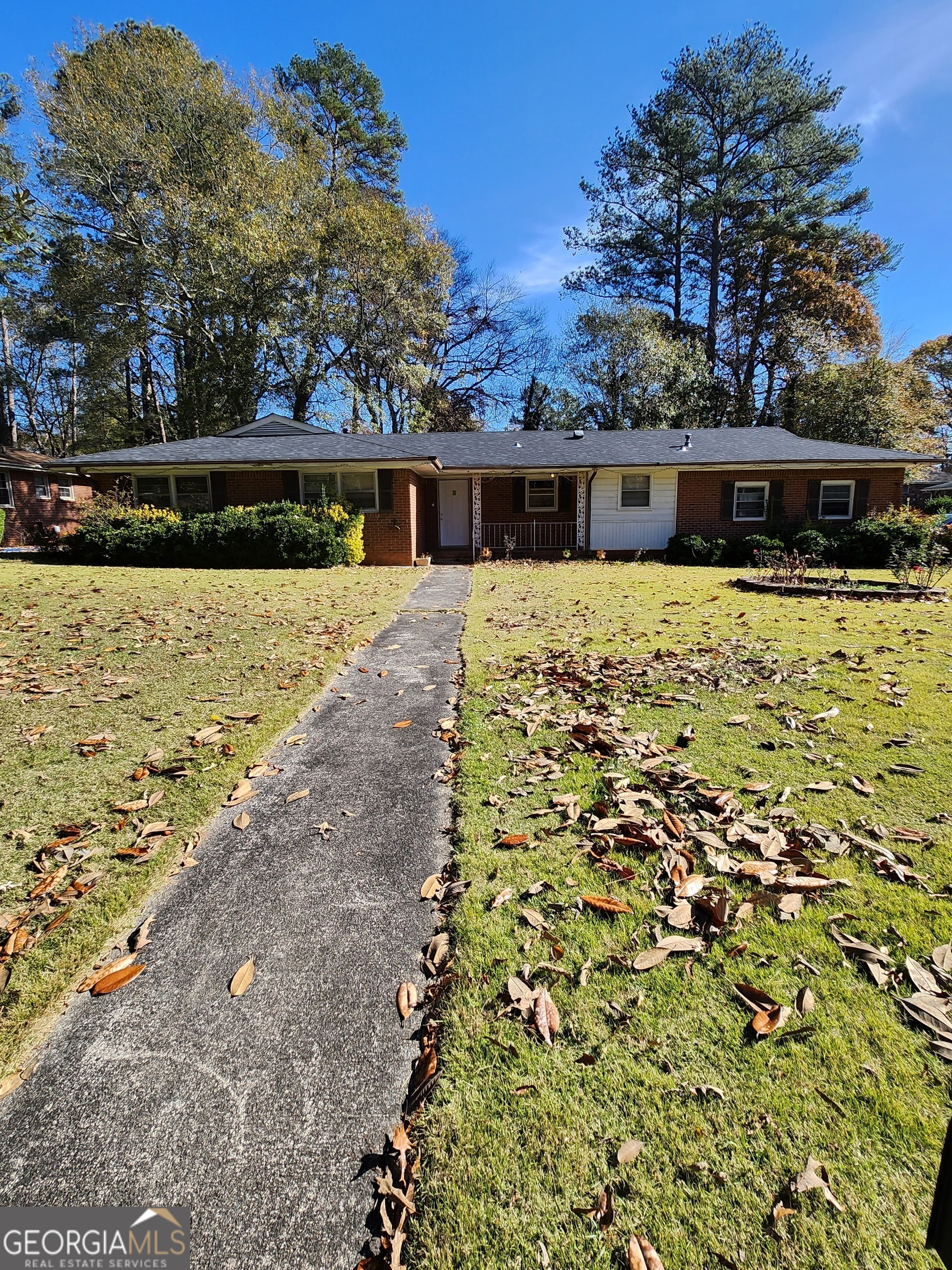 Good location, corner lot 4-sided brick ranch home with 3 bedrooms and 2 baths.