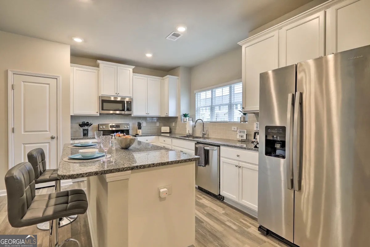 585 McWilliams RD SE 604