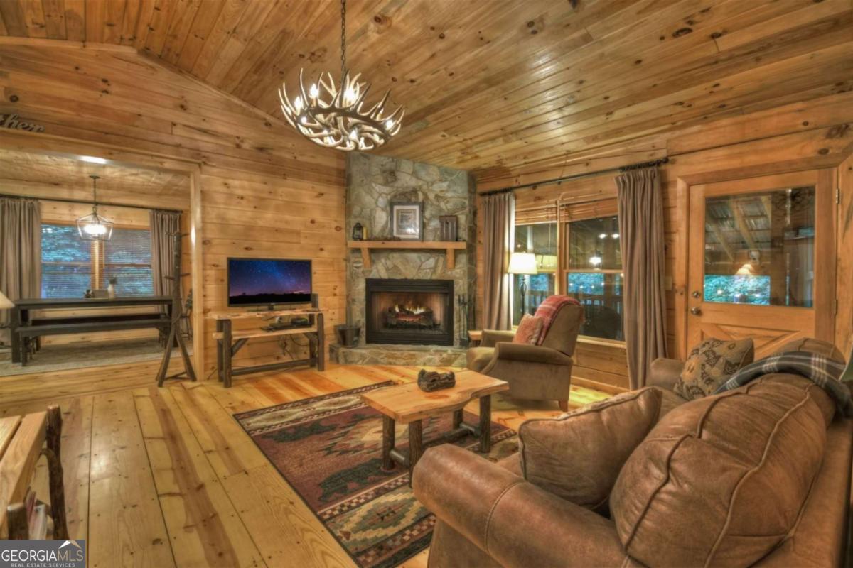 1087 Cherry Lake DR