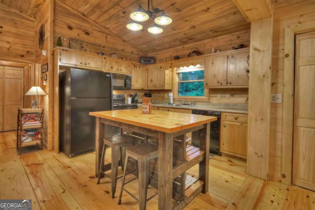 1087 Cherry Lake DR
