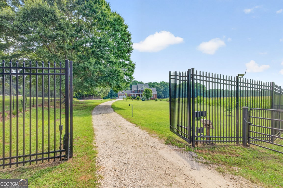 1200 Woodlawn RD