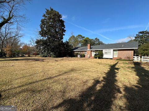 A home in Fort Valley