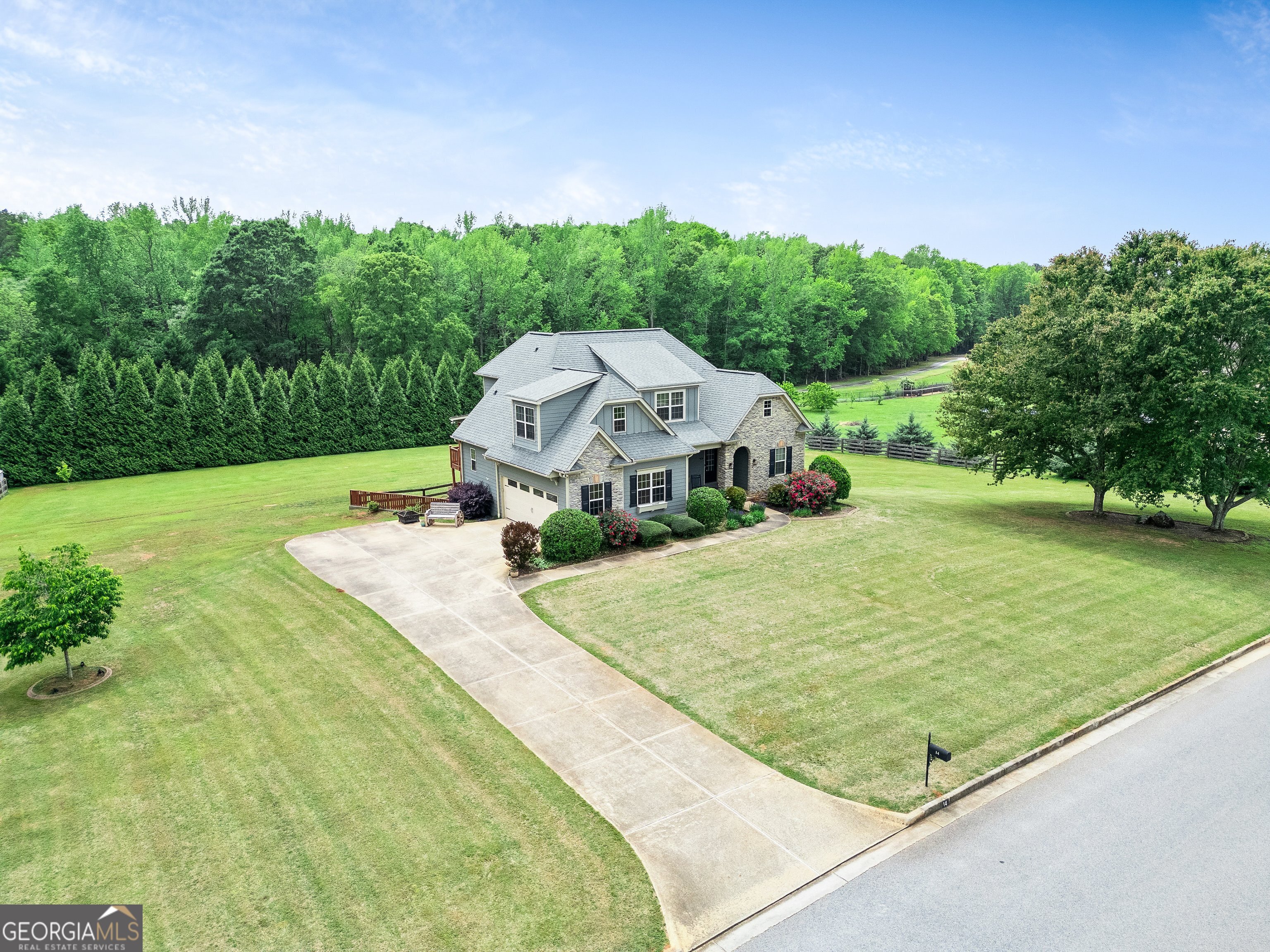 14 Hunters Overlook DR