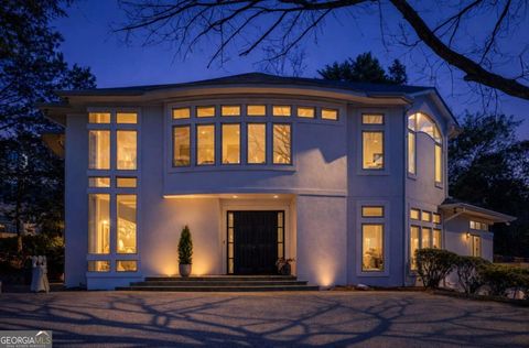 Photo of 35 Robin Hood Road NE, Atlanta, GA 30309 (MLS # 10717025)