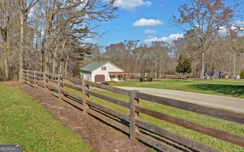 1483 Roper RD Lavonia GA 30553
