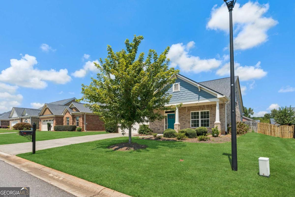 1665 Piedmont LN