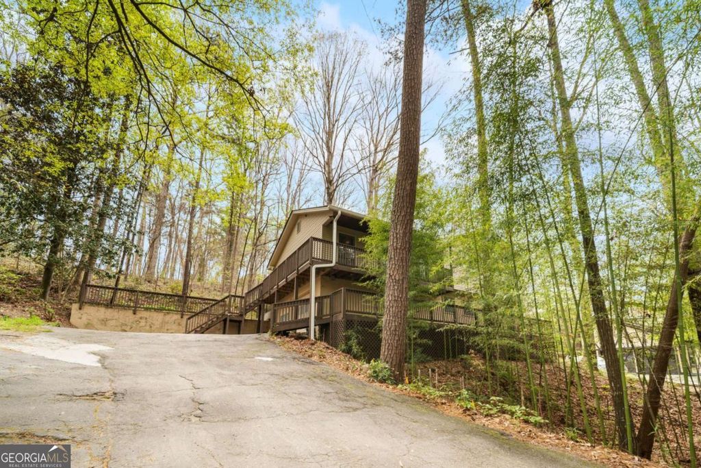 Photo of 5121 Heather Road SE, Smyrna, GA 30082 (MLS # 10726256)