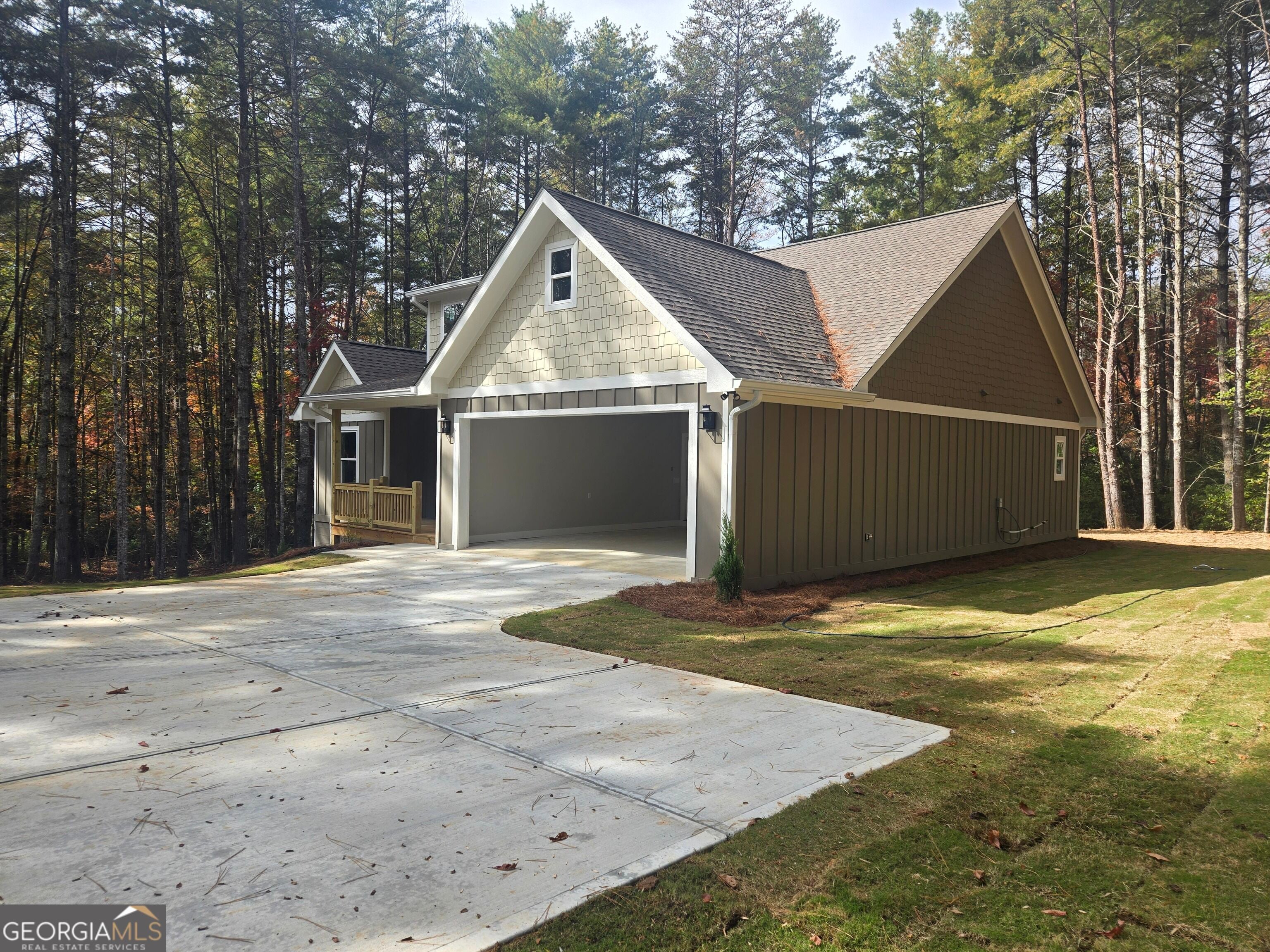 194 Creek Hollow LN