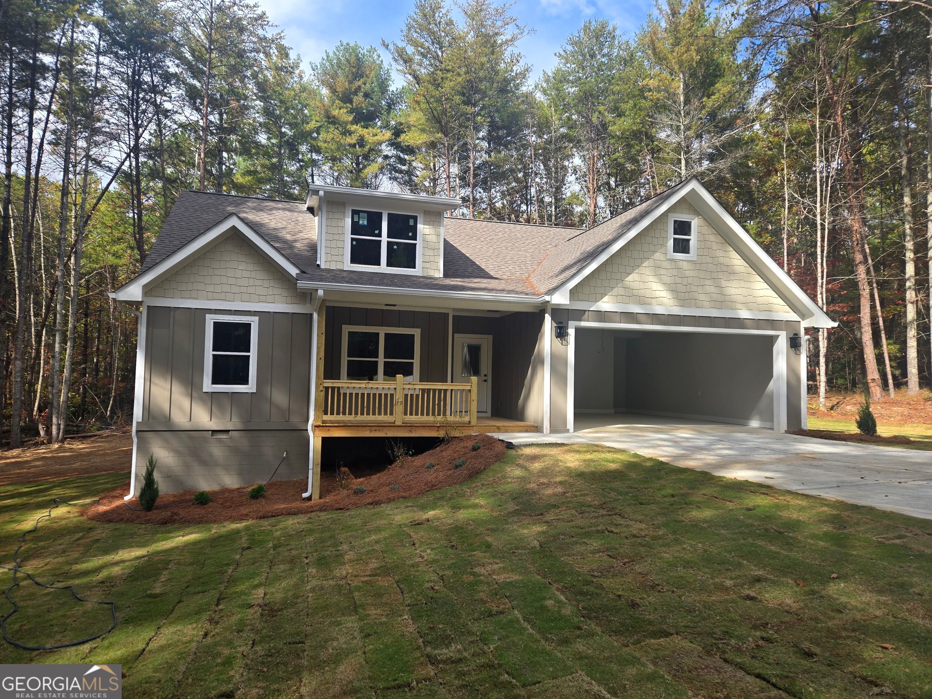 194 Creek Hollow LN