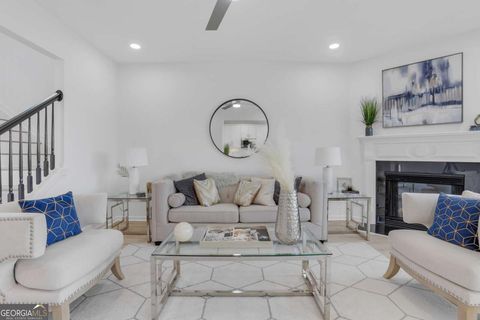 319 Privet CIR Suwanee GA 30024