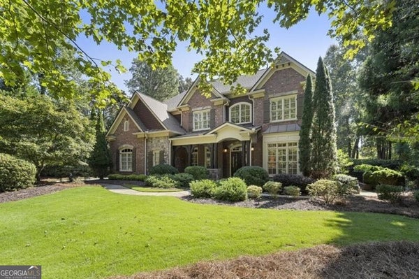 225 SKYRIDGE DR, ATLANTA, GA 30350 - Image 5bb6c1bdcd4c00aea4dcbc89ac7a857c/1463905884