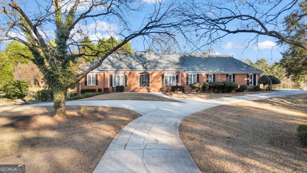 Photo of 405 Savannah Circle, Jonesboro, GA 30236 (MLS # 10663797)