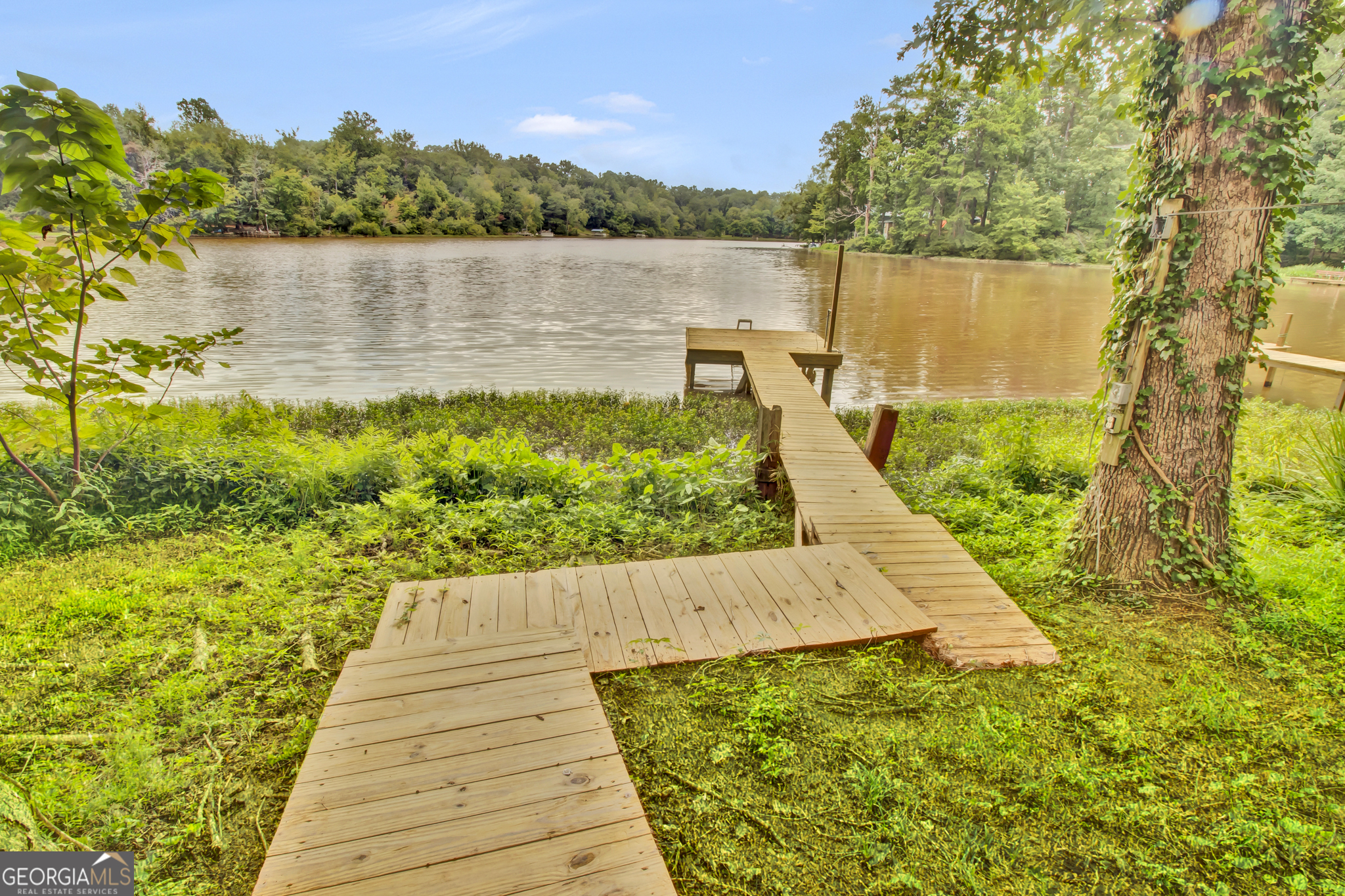 119 Willow WAY