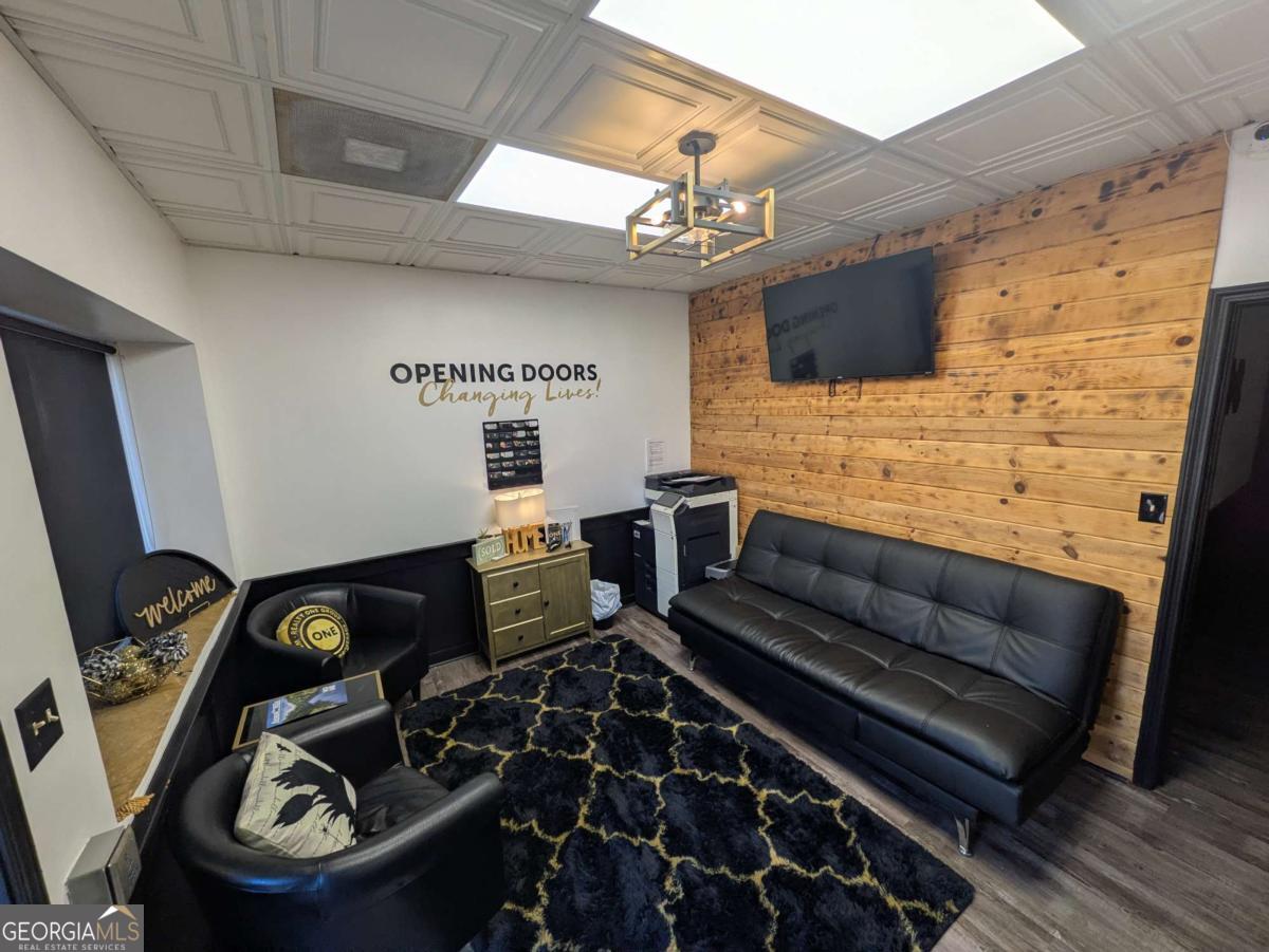 242 N 5th AVE A, B, 226