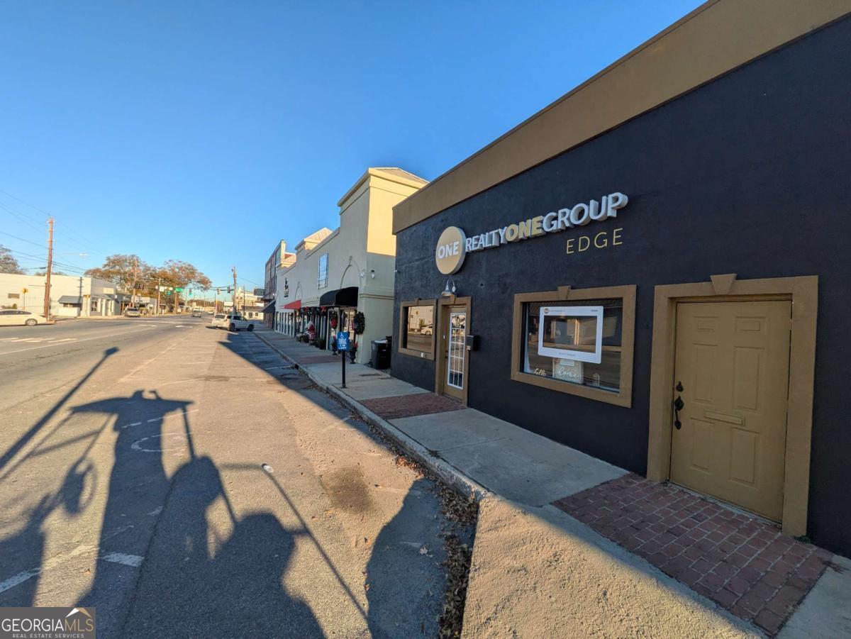 242 N 5th AVE A, B, 226