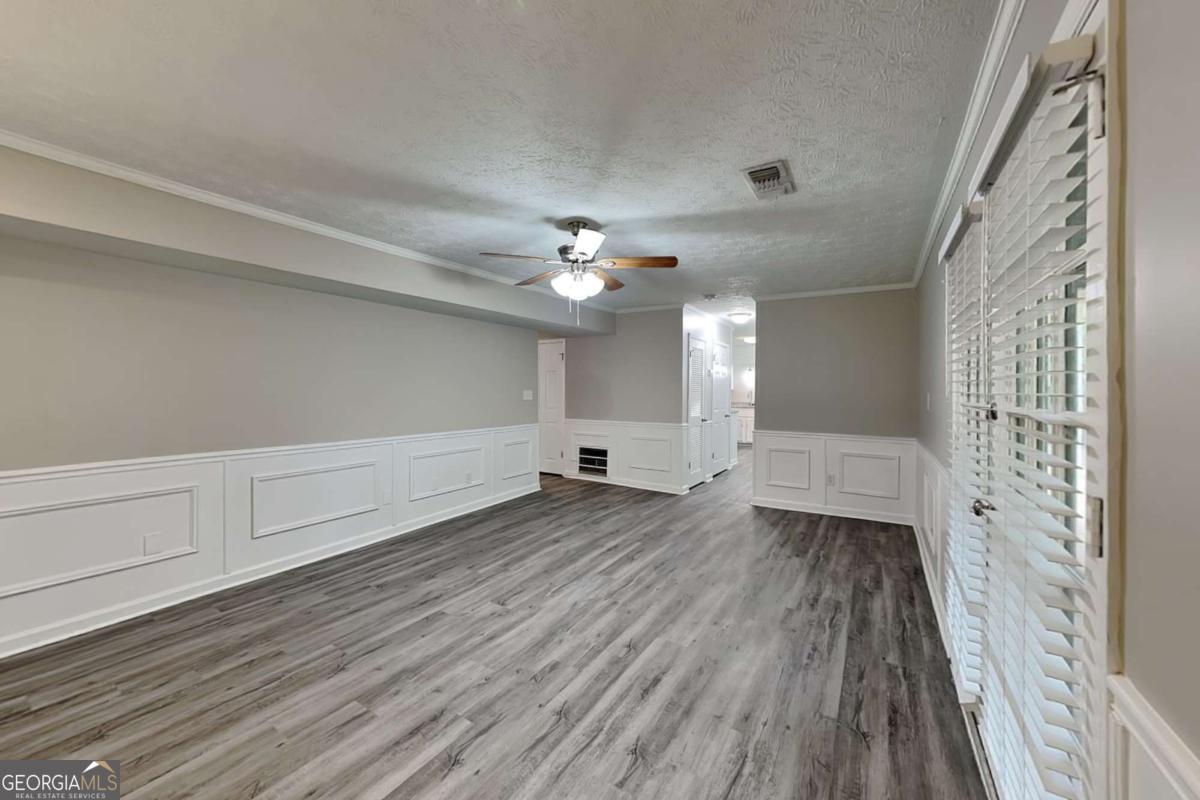 650 Lake Forest CT