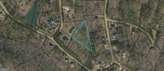 Beautiful lot nestled in Hunter's Ridge! The lot is sloped and buildable- an awesome opportunity for a new build with a basement. Bring your own builder to this established neighborhood with no HOA! The stunning mountain views will make this investment worthwhile! Minutes from downtown Jasper, schools, and shopping! No manufactured homes permitted.