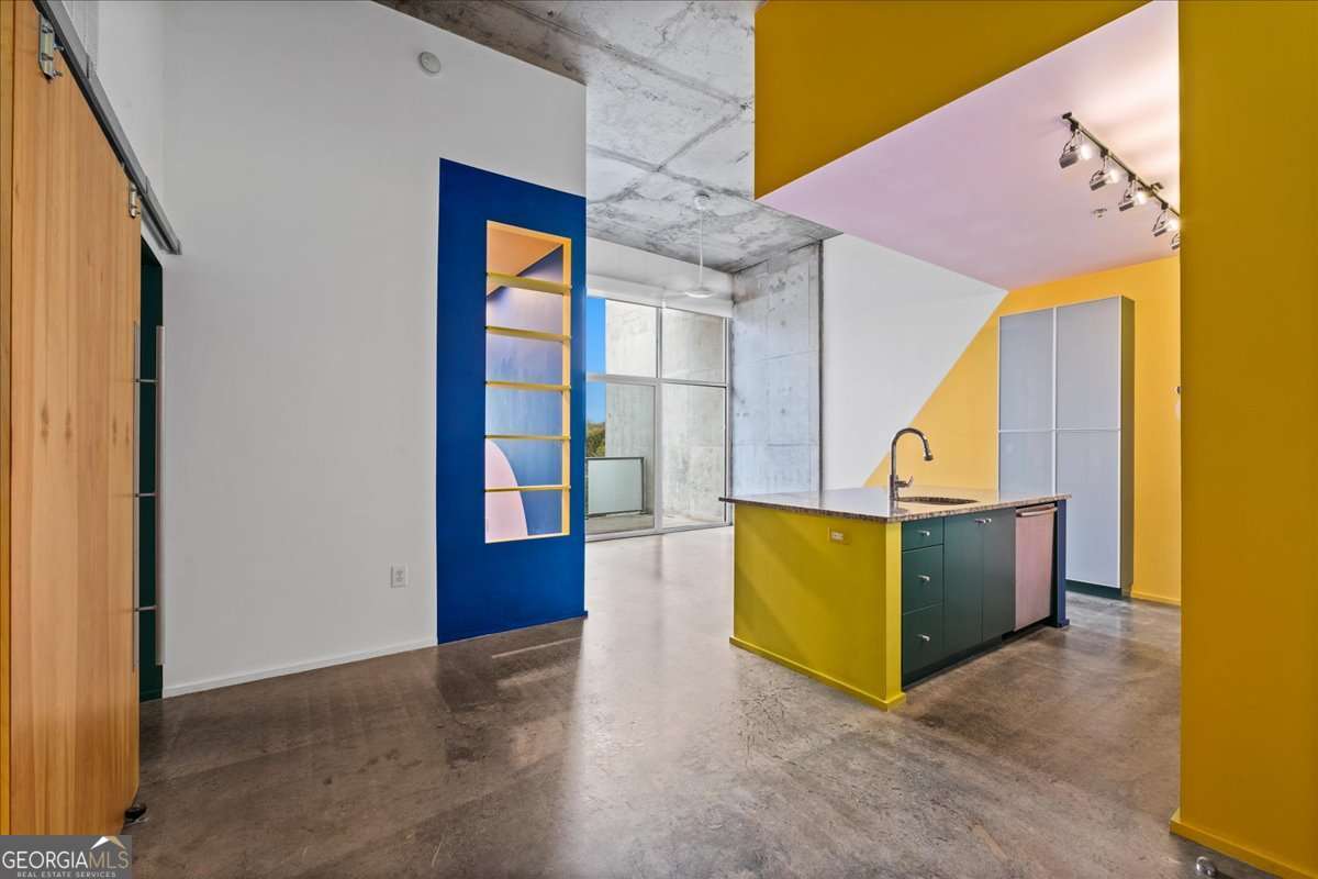 130 Arizona AVE NE 415