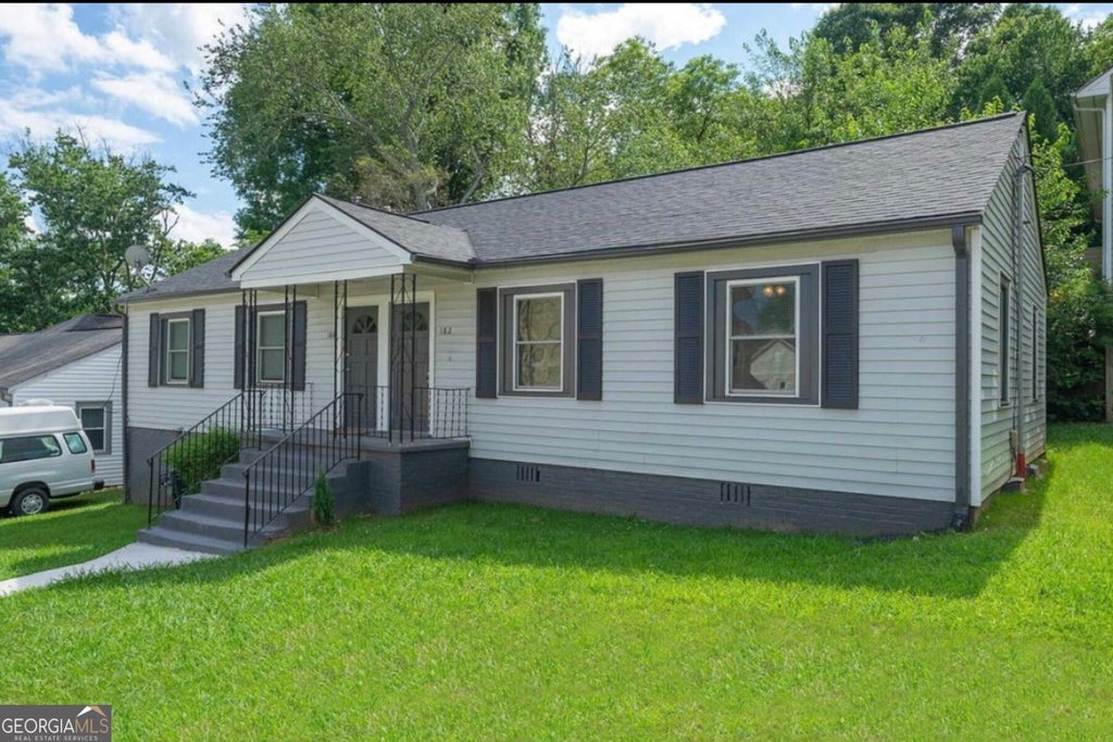 Photo of 182184 Lakewood Drive SE, Marietta, GA 30069 (MLS # 10836864)