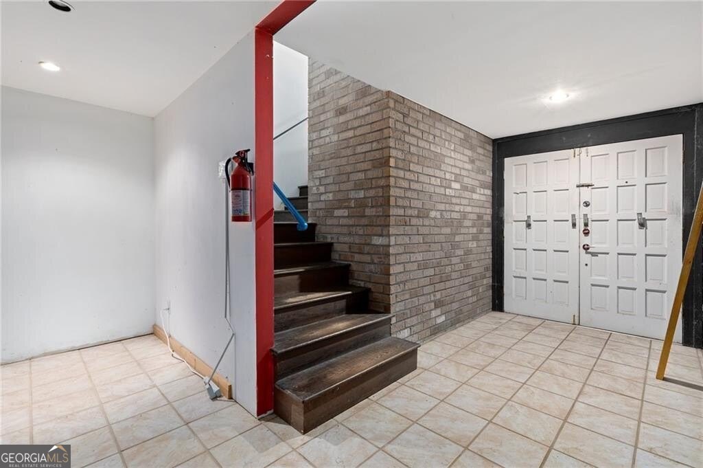 930 Charles Allen DR NE