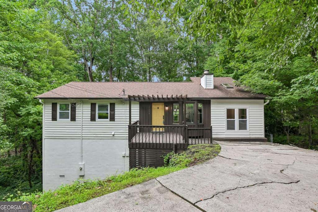 Photo of 2272 Vistamont Drive, Decatur, GA 30033 (MLS # 10791323)