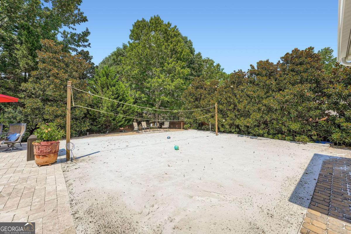 405 Dogwood WAY