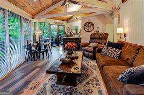 150 TREETOPPER CIR