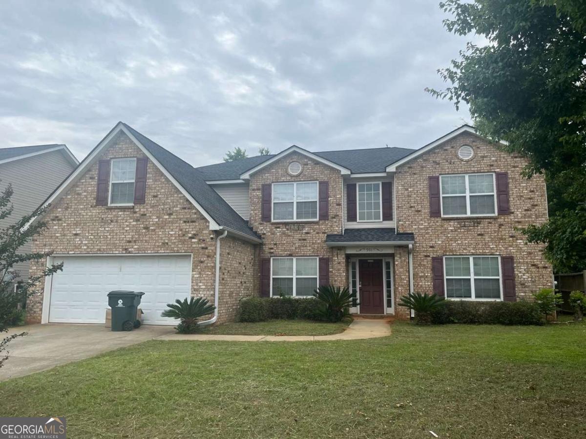 901 Broderick CIR