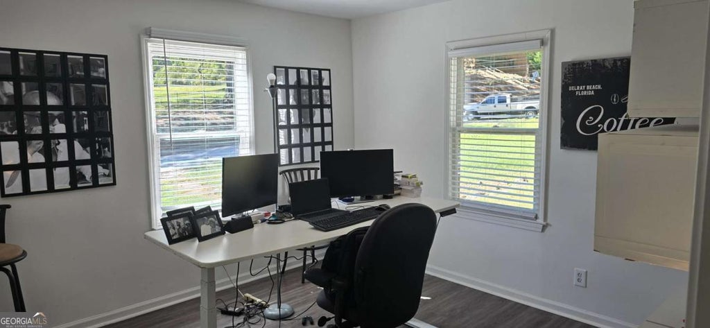 Photo of 606 W Lake Avenue NW, Atlanta, GA 30318 (MLS # 10795571)