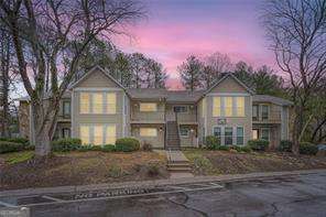 1204 Lake Pointe CIR