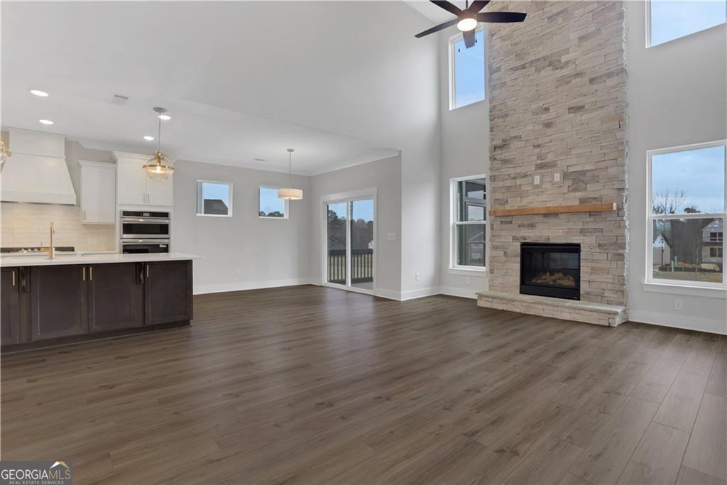140 Coffee LN