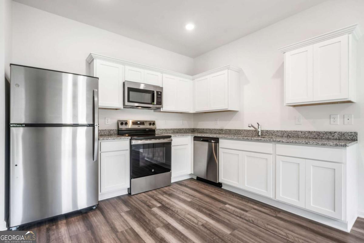 Greyson Parc - Residential Lease