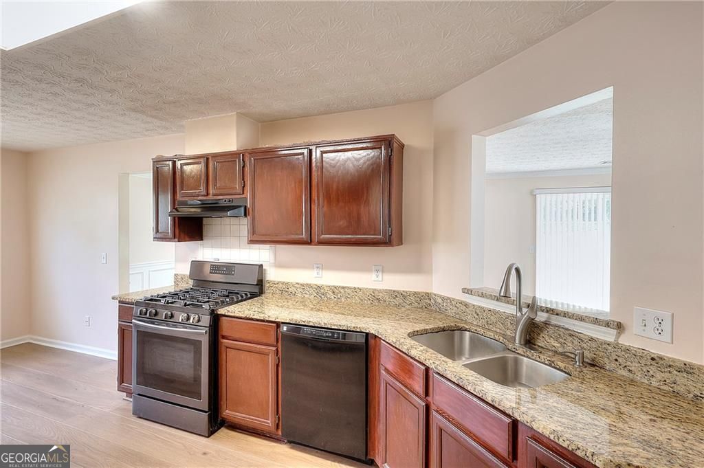 Lilburn, Georgia 30047, United States, 3 Bedrooms Bedrooms, ,3 BathroomsBathrooms,Residential,Active,172862