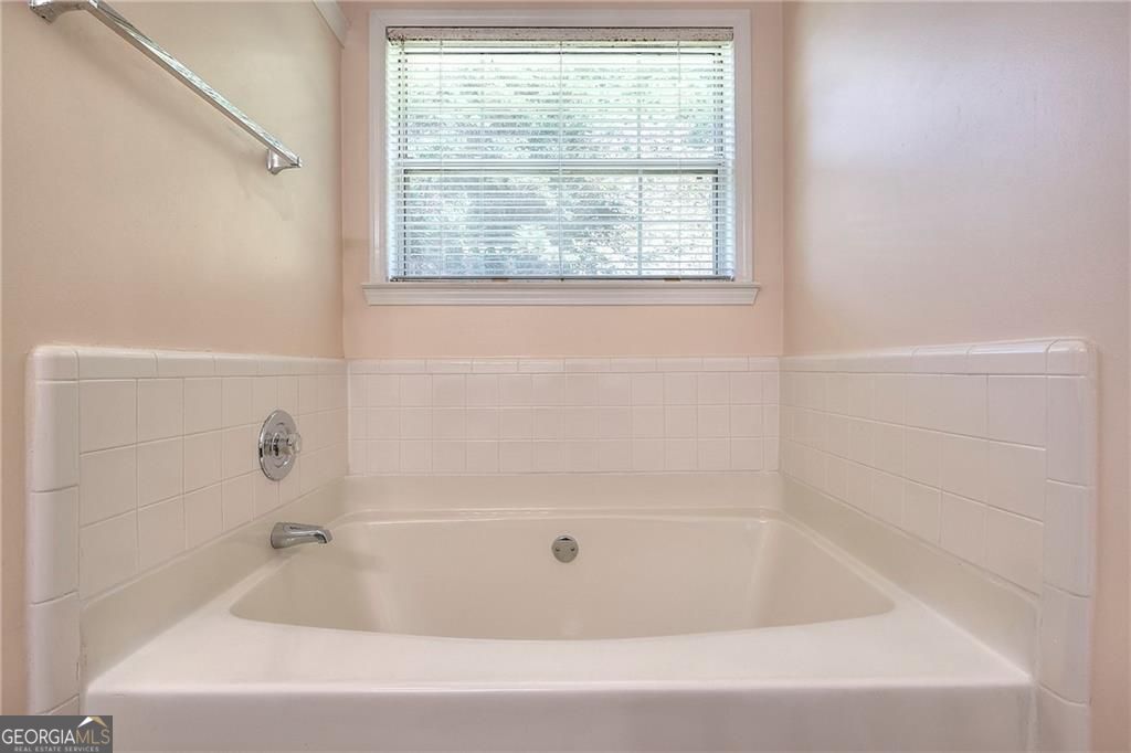 Lilburn, Georgia 30047, United States, 3 Bedrooms Bedrooms, ,3 BathroomsBathrooms,Residential,Active,172862