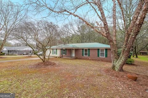 Photo of 900 Victoria Ln, Oxford, GA 30054 (MLS # 10657109)