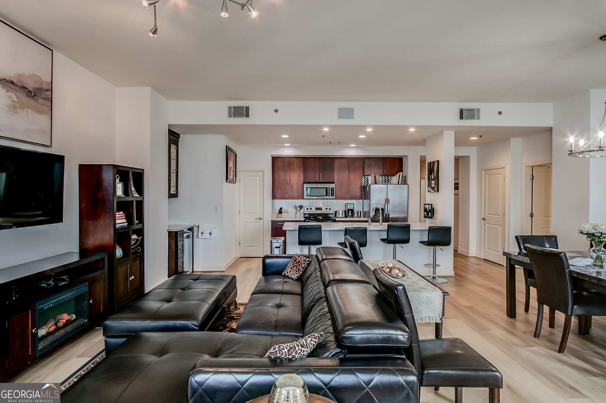 565 Peachtree ST NE 1303