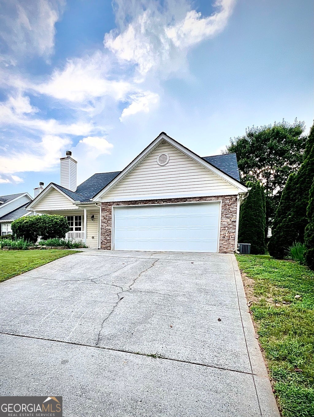Photo of 417 Hillcrest Common, Canton, GA 30115 (MLS # 10834637)