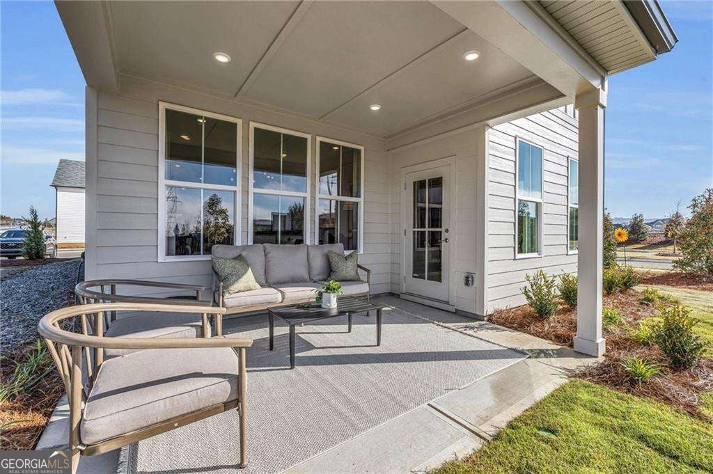 2285 Fern CIR