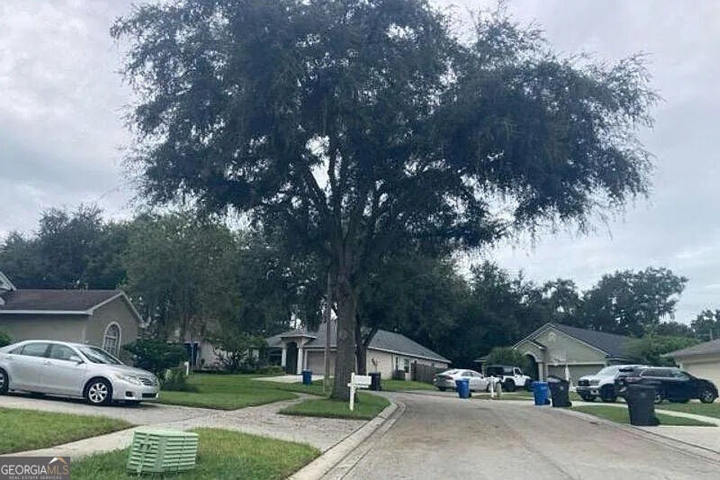 421 Henderson AVE