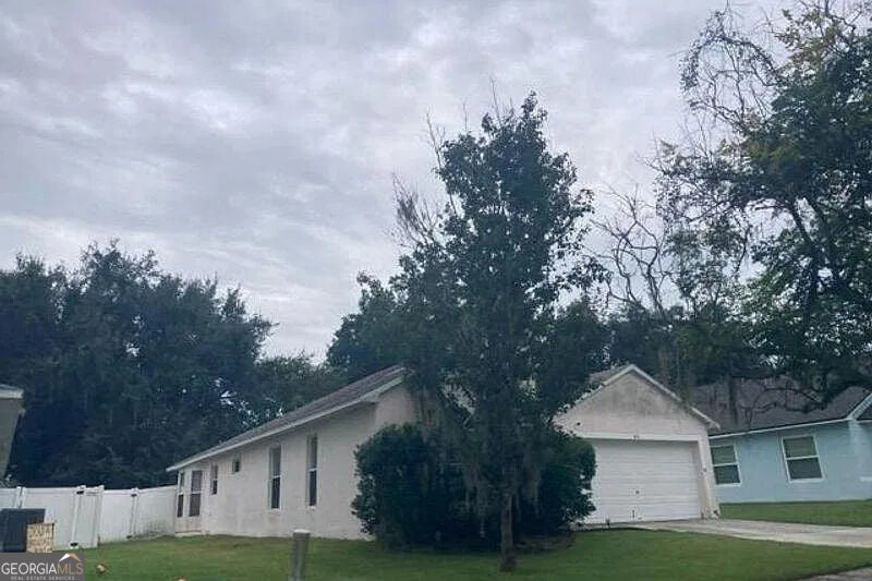 421 Henderson AVE